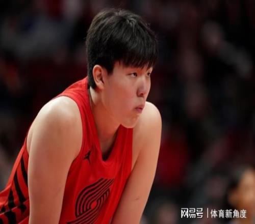 厉害啊！16中14，杨瀚森狂砍31+8+3拼到受伤，无奈队友13中3