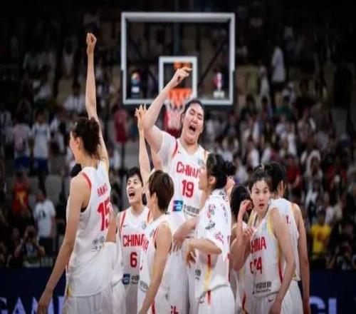 第二节被打180，中国女篮半场11次失误，上场比赛全场仅9个