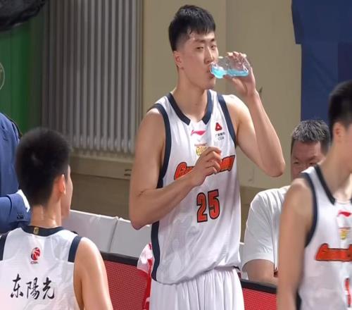 三连败后！广东队被逼弃用张皓嘉，崔永熙请战，杜锋下课危机！