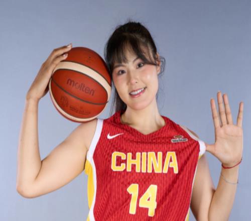 女篮世预赛首日最佳阵容：李月汝21+10入选朱哈茨35+9打爆日本