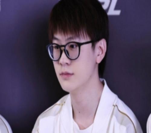 经纪人：转会期除非你无限预算IGAD换jiaqi辅助meiko薪资打平