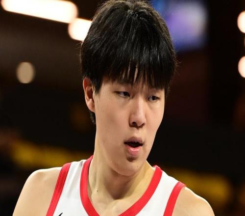 19中8轰16+13！杨瀚森背靠背判若两人遭2.06米中锋完爆1劣势尽显