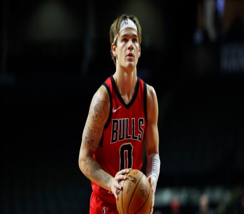 单场54+7+10！麦克朗为何打不了NBA