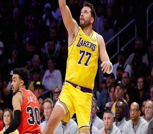 东契奇51+10+9+9三分：连创纪录+队史第3人率湖人升第三