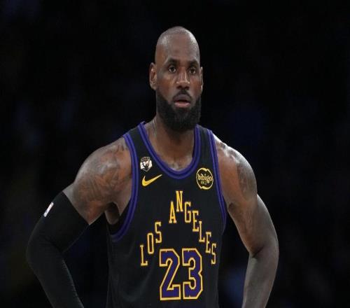 湖人142130击败公牛球员评价：5人优秀，4人低迷