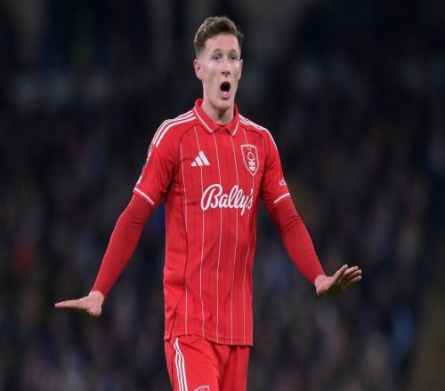 罗马诺：安德森是曼城中场引援的重要目标，曼联也对他感兴趣