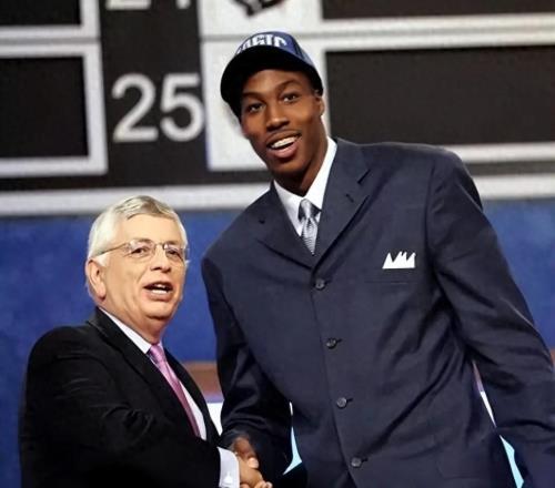 霍华德官宣退役，18年NBA传奇谢幕，退休金数额曝光太惊喜