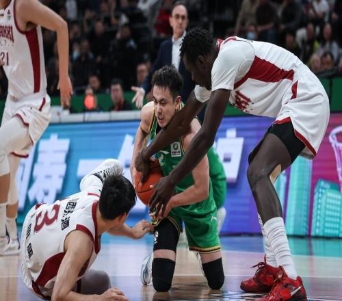 CBA常规赛：辽宁本钢胜山西汾酒