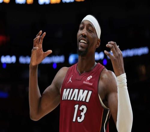 搞笑，热火阿德巴约在砍83分后，开始关注科比布莱恩特的X账号