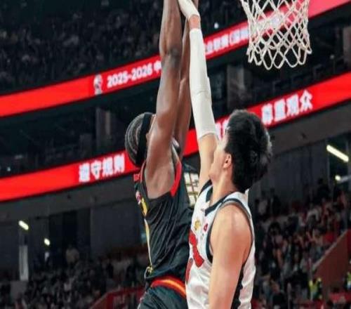 不应该!周鹏掩护动作引杜锋不满,媒体人:有失前国家队队长水准