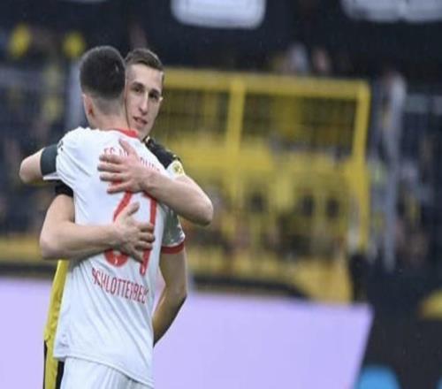 和哥哥均作为队长在场上相遇，施洛特贝克：这一刻非常特别