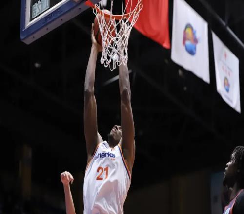 CBA排名大变天！上海6连胜稳居第一，山东复仇青岛，北京力争前四