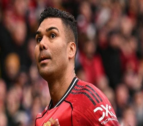 足坛一夜动态！曼联复仇维拉，巴萨造52惨案，AC米兰吞赛季第3败