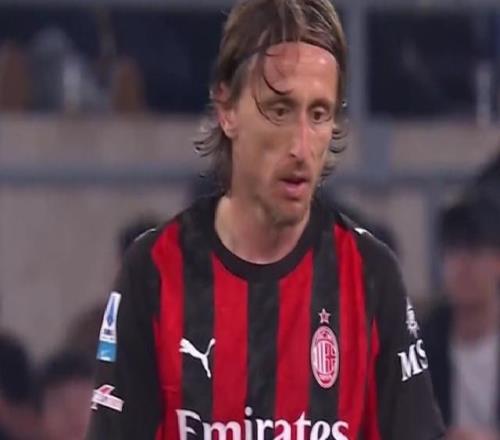 01！AC米兰不争气：差国米8分争冠无望，领先尤文7分争4有变数