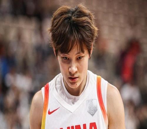 杨力维：我认为长时间集训不是最优选择，我们也需要回归生活