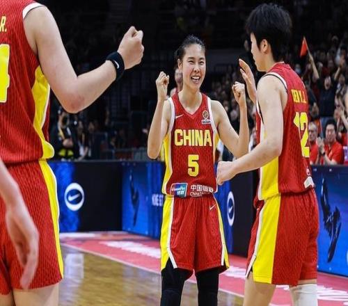 女篮世预赛王思雨再次挺身而出，中国女篮赢得世界杯入场券