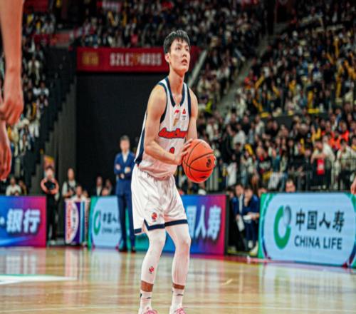 0分+0分+4分！广东王牌后卫第二阶段越打越差，杜锋真是高估他了