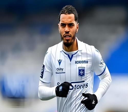 瓦科上赛季在鲁能进球如麻！本赛季续约后却至今未破门，引发热议