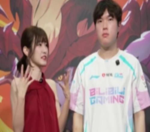 夏安发布Bin短访：辅助卡蜜尔ON第一，上单肯定是我了