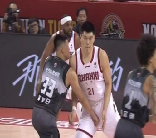 拳击刘传兴下体官方：曾繁日停赛2场&罚款10万元