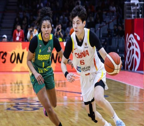 终于对得起宫鲁鸣了！女篮主控砍11+7+4，球迷：前两天声音大了点