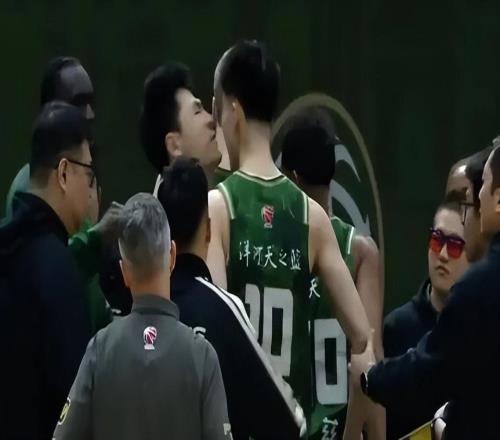 CBA郭昊文&赵柏清内讧互骂，同曦官方下场向球迷道歉