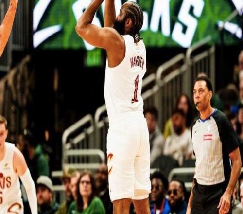 大崩盘！骑士领先13分被反超：全队三分16中3，哈登19分4助攻