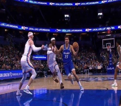 卡鲁索“鞋防”成功被吹T：这可能是NBA最奇葩的犯规