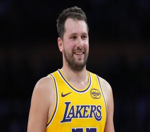 轰99+22+23！三巨头杀疯了，湖人终于清醒，老詹也只剩下一个结局