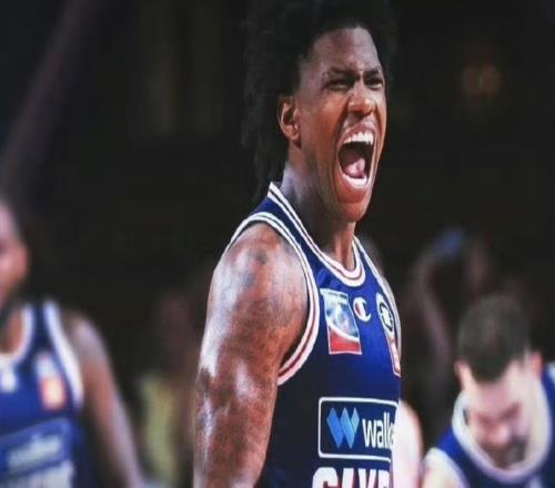 场均24.8分，媒体人：北京首钢仍在追逐上赛季同曦外援戴维斯