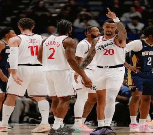 小卡25分难救主！快船18分领先遭逆转，队友又把他“晾”了