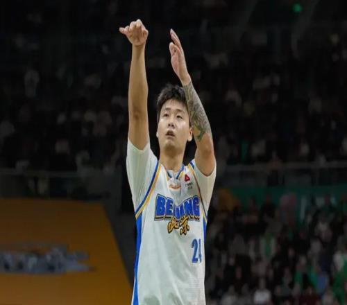 赛季最佳一战，赵睿30分钟13中11高效轰下34分，三分球4中4