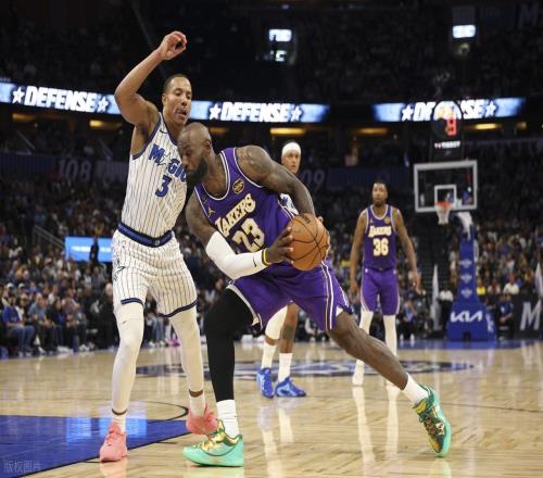 险些成罪人！詹姆斯拉胯！肯纳德绝杀魔术，东契奇33+5+6+4创纪录