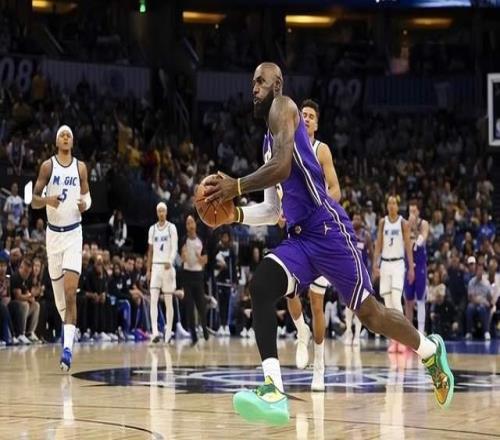 肯纳德绝杀湖人险胜魔术豪取9连胜，詹姆斯出场次数独享历史第一