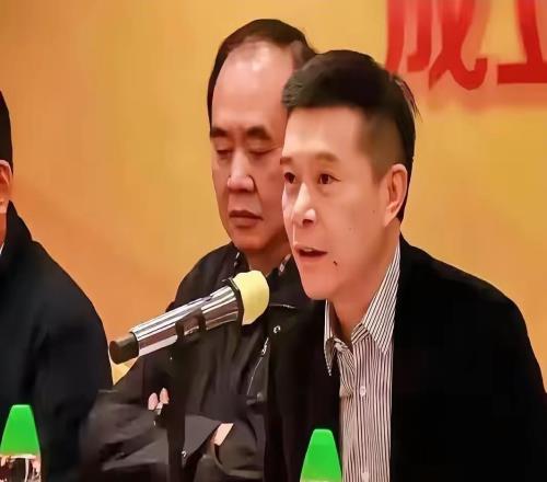 广东3消息！杜锋离队参加活动，陈老板态度曝光，徐昕回归没戏