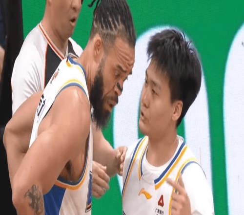 赵睿34分北京终结辽宁6连胜赵继伟26分麦基6分