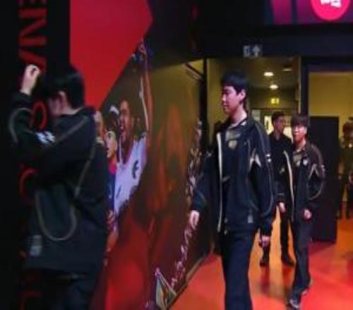 被G2横扫！理性讨论，难道Chovy也和xiaohu一样是个“季节性中单”