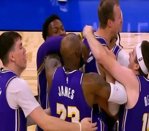 0.6绝杀封神！詹姆斯激动坏了，差点让他见到太奶！