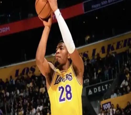 湖人105104绝杀魔术球员评价：肯纳德满分，5人及格，3人低迷