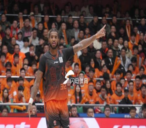 山东高速男篮出征四川，克里斯受伤缺阵预计缺席三周