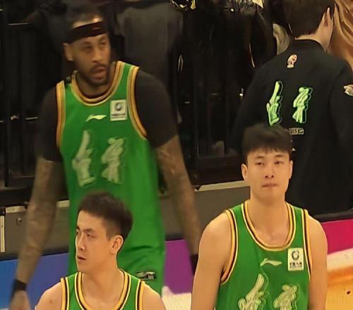 辽篮为啥输继伟大莫尽力了，威尔斯情有可原，二新援隐身是主因