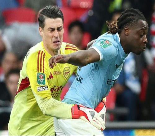 拒绝下场+罚丢点球+送礼，凯帕联赛杯决赛多次抢占头条