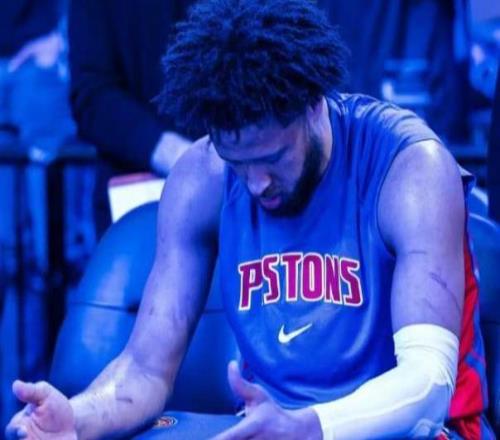 挖槽！坎宁安因胸“躺平”，东部大乱斗正式开始！