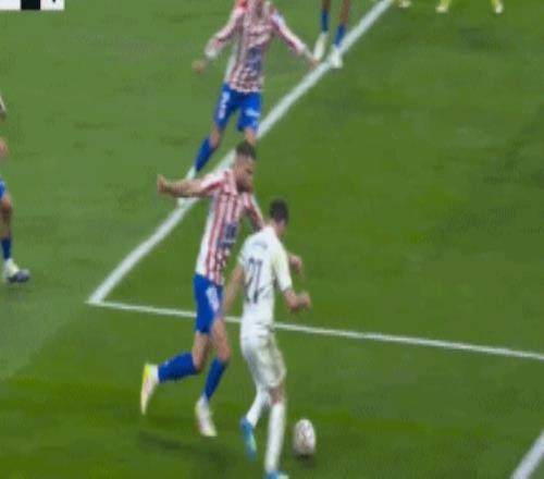 一辆小鹏P7+,装下整个交响乐团?