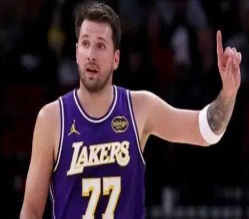 没想到啊！东契奇的技犯真的撤销了！！