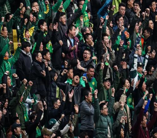 中超综述两大德比旗鼓相当，联赛上座率再次刷新纪录