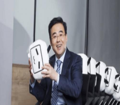 叔叔：我不怕蒙古上单了，我有世一上！B站老板陈睿：祝贺！BLG的第一个世界冠军！