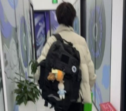 Ahn已找到工作！锅盔晒照：善业重登赛场