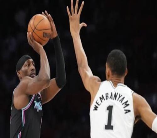 文班亚马：“降龙十八掌！”