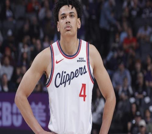 快船12996大胜雄鹿球员评价：6人优秀，5人及格，2人低迷